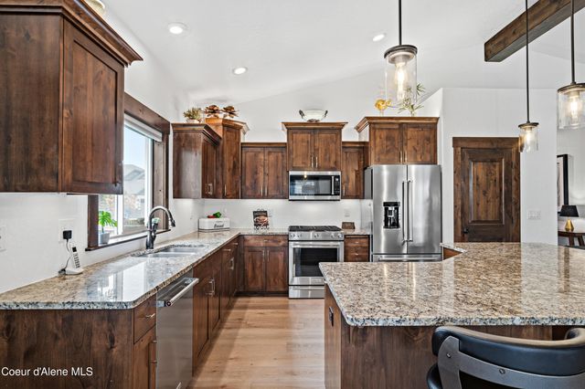 8729 N Stable Trace CT, Hayden, ID 83835