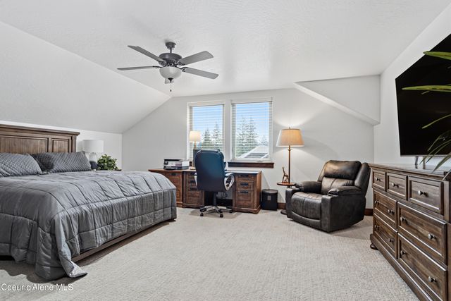 8729 N Stable Trace CT, Hayden, ID 83835