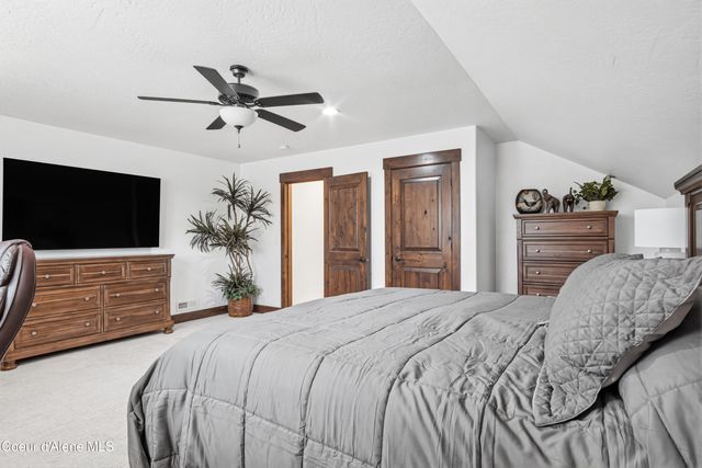 8729 N Stable Trace CT, Hayden, ID 83835