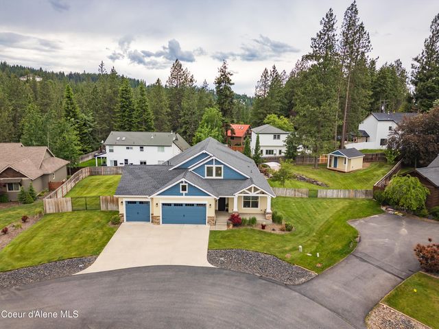 8729 N Stable Trace CT, Hayden, ID 83835