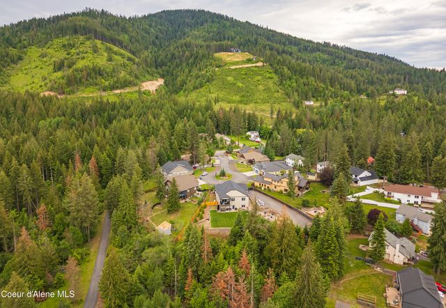 8729 N Stable Trace CT, Hayden, ID 83835