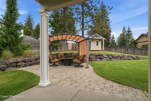 8729 N Stable Trace CT, Hayden, ID 83835