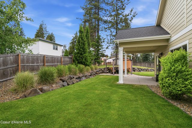 8729 N Stable Trace CT, Hayden, ID 83835