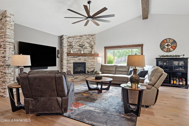 8729 N Stable Trace CT, Hayden, ID 83835