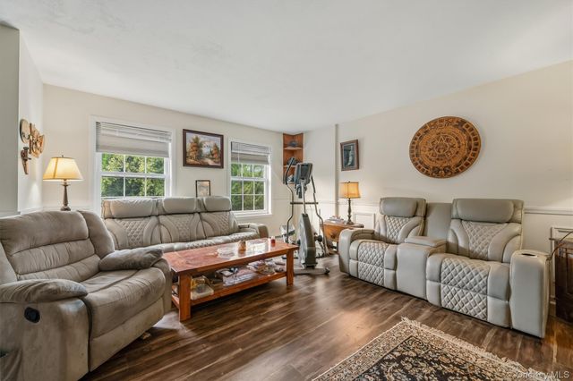 11 St Andrews Road, Walden, NY 12586