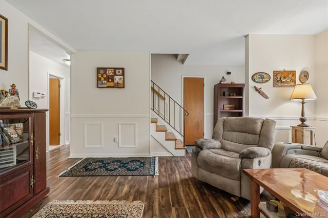 11 St Andrews Road, Walden, NY 12586