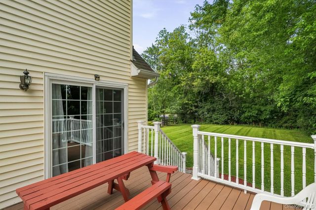 11 St Andrews Road, Walden, NY 12586