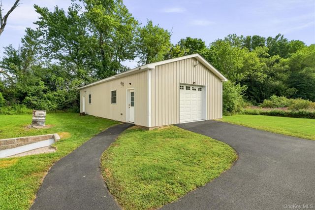 11 St Andrews Road, Walden, NY 12586