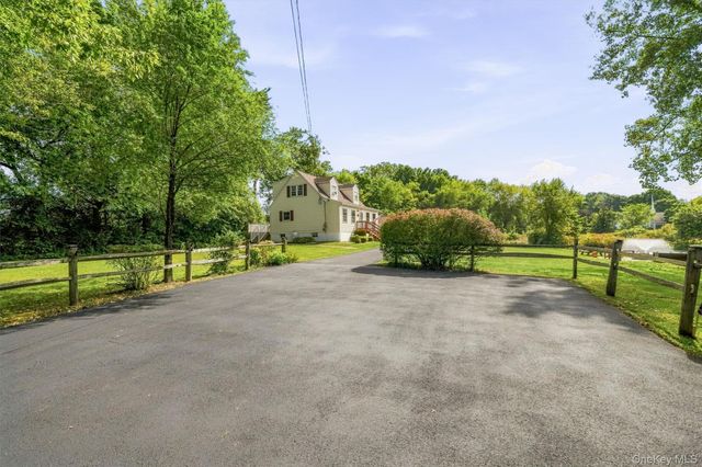 11 St Andrews Road, Walden, NY 12586