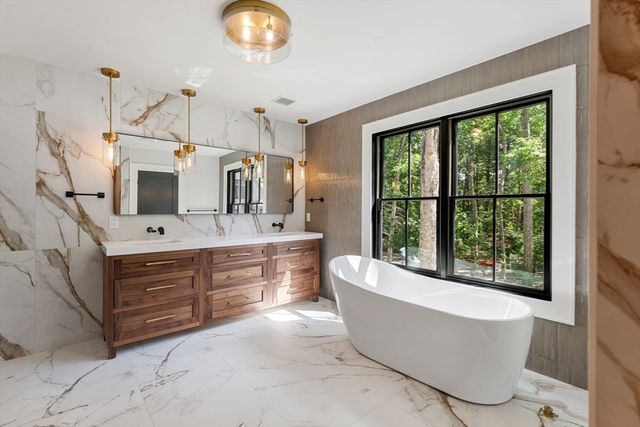 957 South Street, Needham, MA 02492