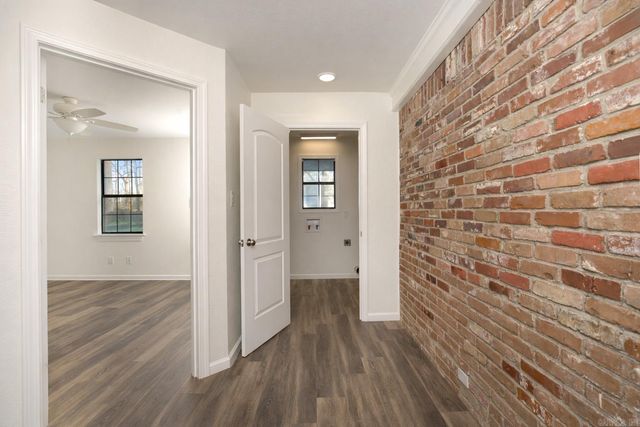 1100 Blue Acres, White Hall, AR 71602