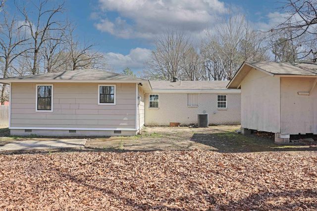 1100 Blue Acres, White Hall, AR 71602