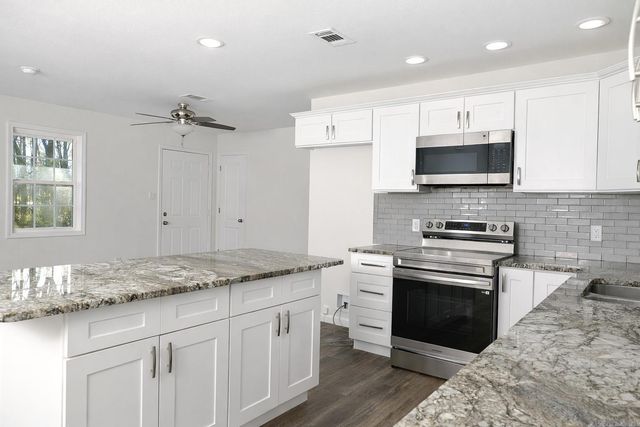 1100 Blue Acres, White Hall, AR 71602