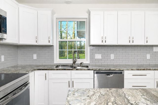 1100 Blue Acres, White Hall, AR 71602