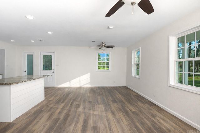 1100 Blue Acres, White Hall, AR 71602