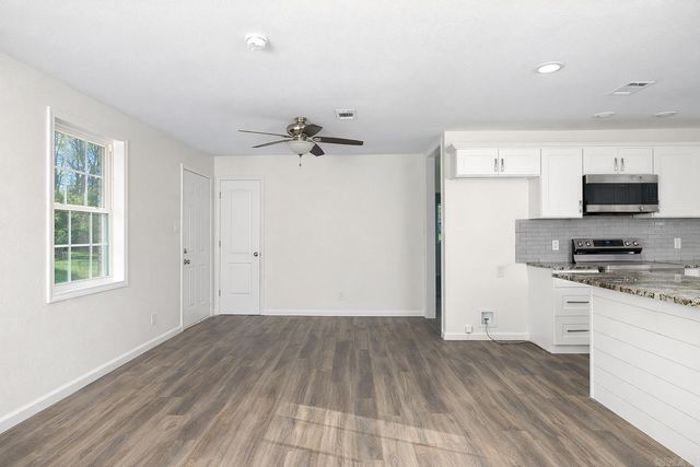 1100 Blue Acres, White Hall, AR 71602