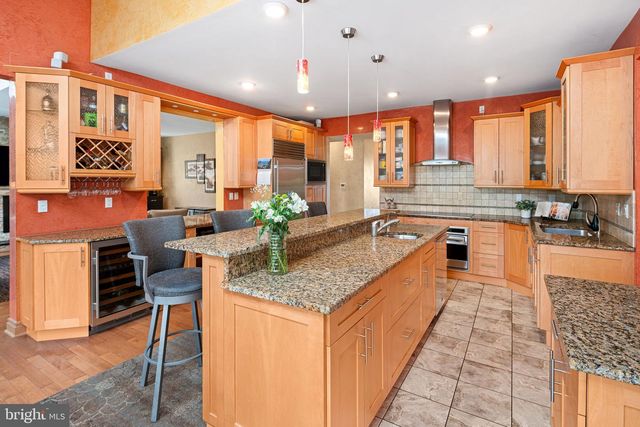 855 DOLINGTON RD, Newtown, PA 18940