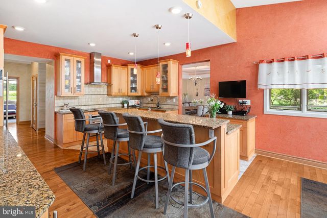 855 DOLINGTON RD, Newtown, PA 18940