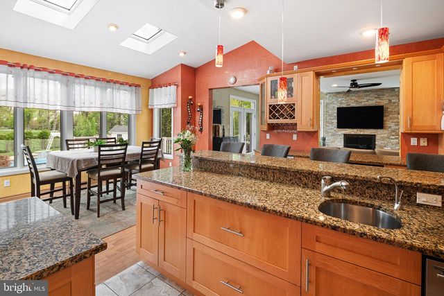 855 DOLINGTON RD, Newtown, PA 18940