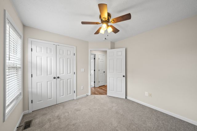40 Daffodil Dr, Tullahoma, TN 37388