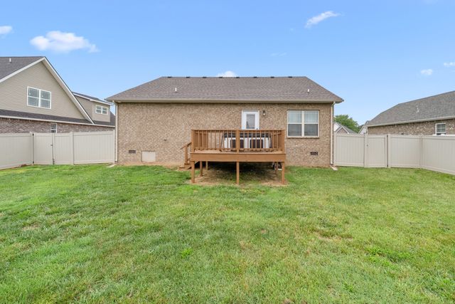 40 Daffodil Dr, Tullahoma, TN 37388