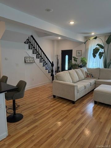 146 Smith Street, Poughkeepsie, NY 12601