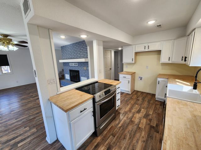 1000 Hickory Street, Cassville, MO 65625