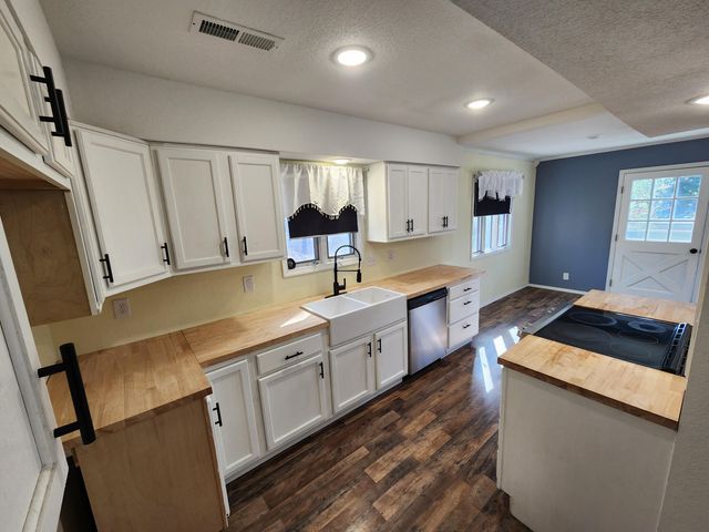 1000 Hickory Street, Cassville, MO 65625