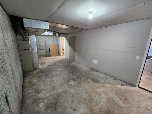 1000 Hickory Street, Cassville, MO 65625