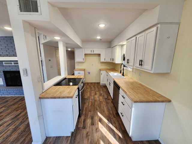 1000 Hickory Street, Cassville, MO 65625