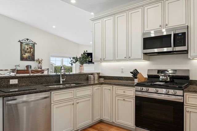 44 Logans Run 44, Millbury, MA 01527