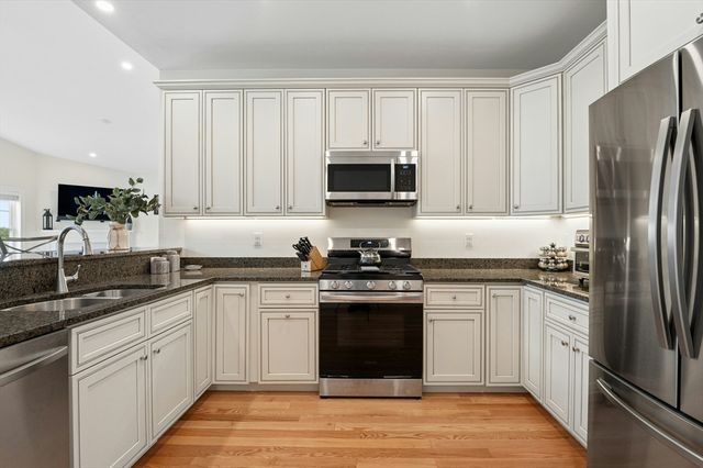 44 Logans Run 44, Millbury, MA 01527