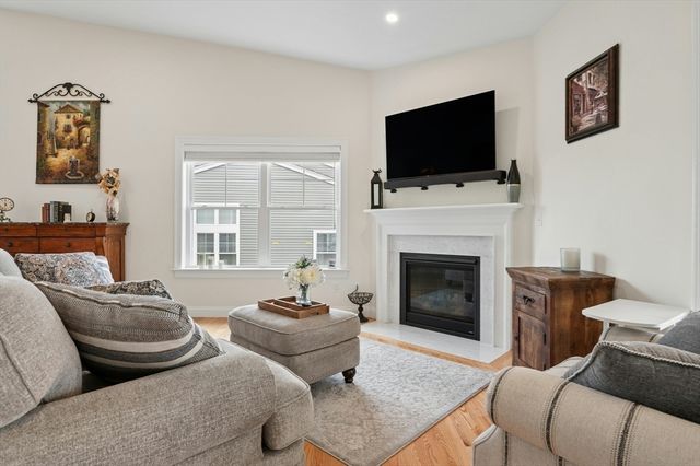 44 Logans Run 44, Millbury, MA 01527