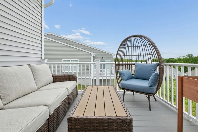 44 Logans Run 44, Millbury, MA 01527