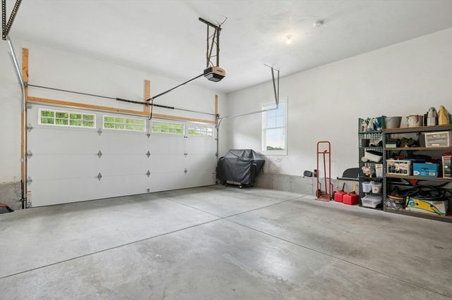 44 Logans Run 44, Millbury, MA 01527
