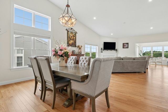 44 Logans Run 44, Millbury, MA 01527