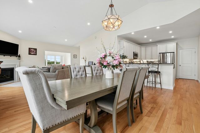 44 Logans Run 44, Millbury, MA 01527