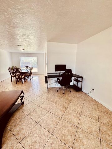 11306 Lovebird Lane, Houston, TX 77067