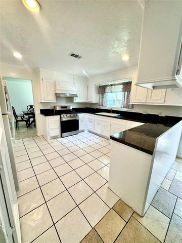 11306 Lovebird Lane, Houston, TX 77067