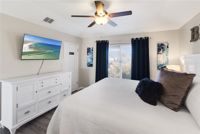 15637 Cruiser St B, Corpus Christi, TX 78418