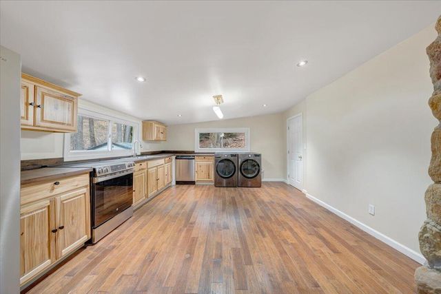 1203 Bottom Creek LN, Bent Mountain, VA 24059