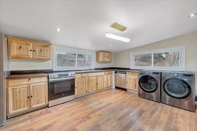 1203 Bottom Creek LN, Bent Mountain, VA 24059