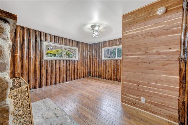 1203 Bottom Creek LN, Bent Mountain, VA 24059