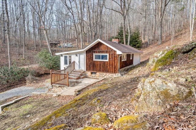 1203 Bottom Creek LN, Bent Mountain, VA 24059