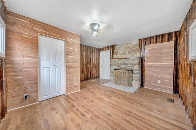 1203 Bottom Creek LN, Bent Mountain, VA 24059