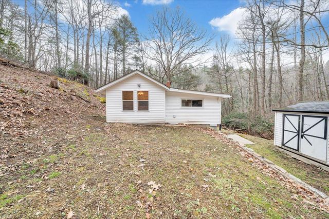 1203 Bottom Creek LN, Bent Mountain, VA 24059