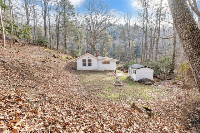 1203 Bottom Creek LN, Bent Mountain, VA 24059