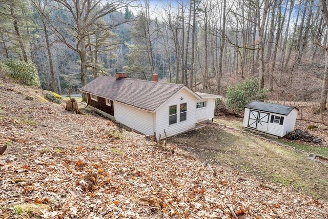 1203 Bottom Creek LN, Bent Mountain, VA 24059