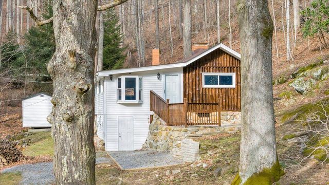 1203 Bottom Creek LN, Bent Mountain, VA 24059