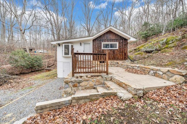 1203 Bottom Creek LN, Bent Mountain, VA 24059
